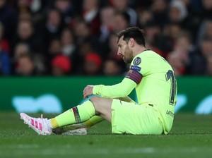 Messi di Old Trafford: Berdarah-Darah dan Diteriaki Viva Ronaldo