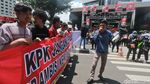 Massa Geruduk KPK Peringati 2 Tahun Kasus Novel Baswedan
