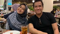 Selain berkolaborasi dengan Rans Entertainment, Fitno juga pernah collab bareng Ria Ricis. Mereka menyambangi sebuah restoran di Senayan City. Foto: Instagram fitno_fabulous