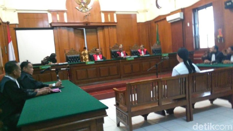 Jaksa Belum Siap, Sidang Tuntutan Kasus Idiot Ahmad Dhani Ditunda Jaksa Belum Siap, Sidang Tuntutan Kasus Idiot Ahmad Dhani Ditunda