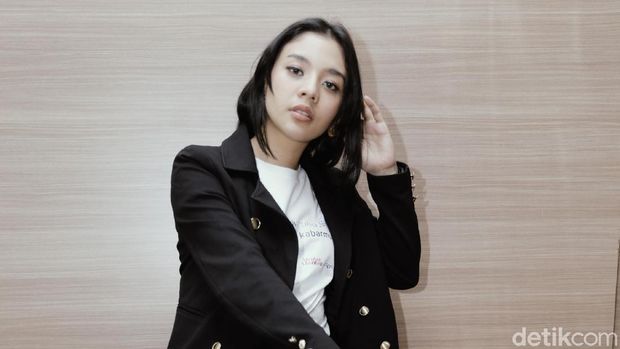 Nikah Muda, Oxcerila Paryana Cari Teman Satu Frekuensi