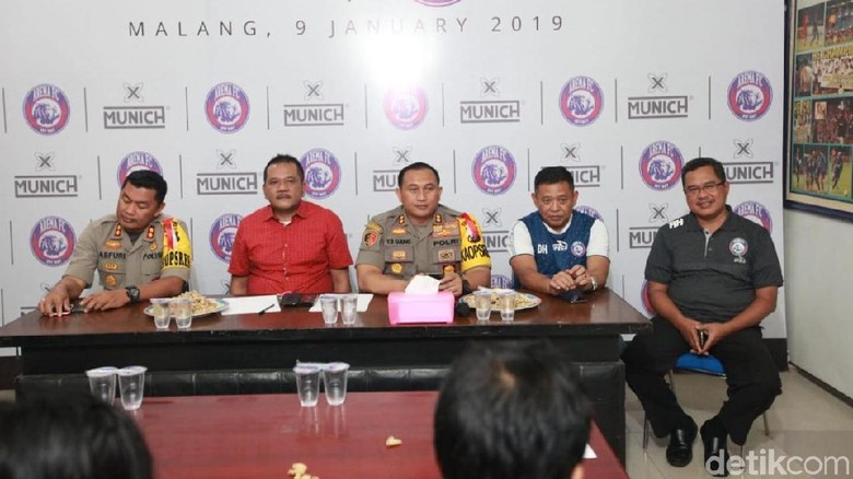 Ayo, Nobar Seru Arema FC Vs Persebaya di Kantor Polisi Malang Ayo, Nobar Seru Arema FC Vs Persebaya di Kantor Polisi Malang