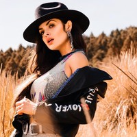 Populer di Instagram dengan followers lebih dari 1,3 juta, Marisol Gonzalez juga laris menjadi model iklan berbagai produk mulai dari fashion hingga kecantikan. Foto: Dok. Instagram @marisolglzc