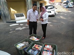 Melawan Hoax Lewat Buku Bacaan