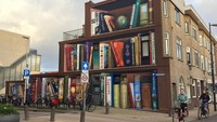 Pemandangan menarik ini menghiasi salah satu apartemen di Utrecht, Belanda. (JanIsDeMan/Facebook)