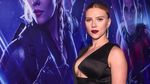 Penampilan Seksi Scarlett Johansson dengan Tuxedo