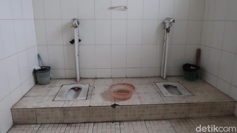toilet di China