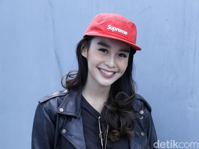 Conchita Caroline saat ditemui di studio Trans TV.