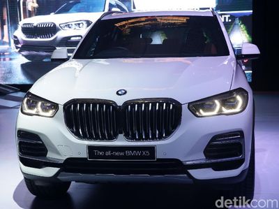 BMW X5 Mengaspal di Jakarta
