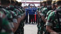 PT Pertamina (Persero) menggelar Apel Siaga jelang Pemilu 2019 di TBBM Plumpang, Jakarta Utara, Kamis (11/4/2019).