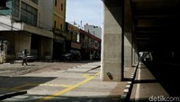 Saat pembangunan warga mengeluhkan kemacetan parah akibat pelebaran jalan untuk persiapan mega proyek Mass Rapid Transit(MRT) di Jalan Fatmawati Raya hingga Jalan Panglima Polim.