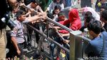 Aksi Bakar Ban Warnai Peringatan 2 Tahun Novel Baswedan