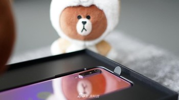 Bagian belakang tersemat tiga kamera. Foto: Sina Mobile