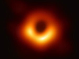 Ahli Astronomi Teliti Lubang Hitam Berukuran Mini