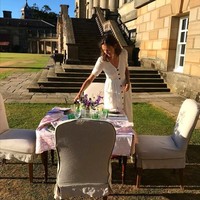 Tak kalah dari bangunan Anmer Hall, rumah David dan Rose yang bernama Houghton Hall pun terlihat cantik dan luar biasa mewah.  Foto: Instagram