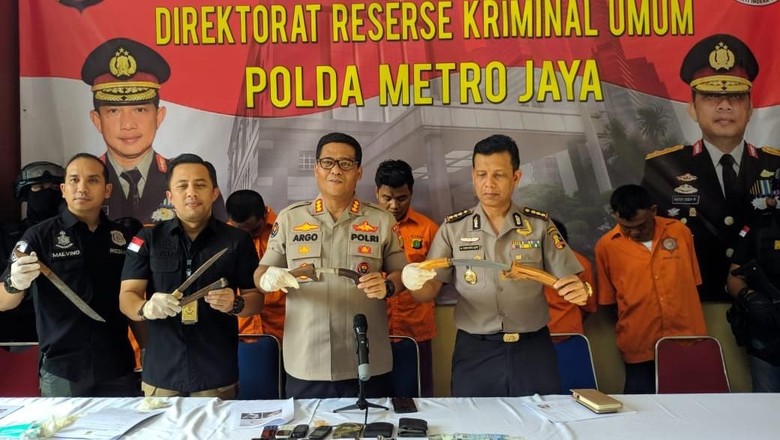 Polisi Tembak Mati Ketua Perampok Nasabah Bank Modus Gembos Ban Polisi Tembak Mati Ketua Perampok Nasabah Bank Modus Gembos Ban