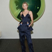 Elsa pun kerap berbagi foto dirinya dalam balutan pakaian mini kepada 5,2 juta pengikutnya di Instagram.Foto: Instagram @hoskelsa