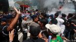 Aksi Bakar Ban Warnai Peringatan 2 Tahun Novel Baswedan