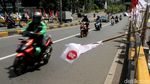 Bendera Partai Tumbuh Subur di Flyover Senayan