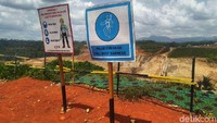 PPK Proyek Bendungan Leuwikeris Budi Prasetio progres pembangunan saat ini cukup ketinggalan. Karena terkendala curah hujan yang tinggi. Sehingga pekerjaan dilaksanakan hanya 1 shift. Bila tak ada kendala, progres bisa lebih dari 50%.
