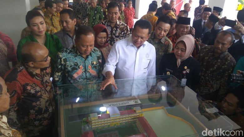 Menristekdikti Resmikan Universitas Perwira Purbalingga Menristekdikti Resmikan Universitas Perwira Purbalingga