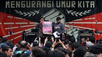 Mereka juga mendesak presiden membentuk TGPF independen terkait kasus Novel Baswedan.