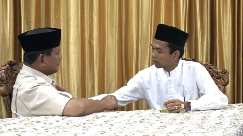 Bertemu Prabowo, Ustaz Somad Lega Ungkap Bisikan Hasil 5 Kali Mimpi Ulama Bertemu Prabowo, Ustaz Somad Lega Ungkap Bisikan Hasil 5 Kali Mimpi Ulama