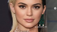 Seorang netizen mengunggah foto penggabungan wajah selebriti di akun instagramnya. Dok. Instagram/morphy_me
