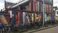 Setelah mural ini selesai, tanggapan positif pun mengalir kepada kedua seniman ini. Tidak hanya disukai oleh penghuni apartemen dan lingkungannya, namun juga disukai khalayak ramai. (JanIsDeMan/Facebook)