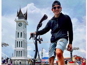 Vino G Bastian dan Jam Gadang Bukittinggi