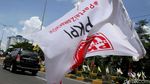 Bendera Partai Tumbuh Subur di Flyover Senayan