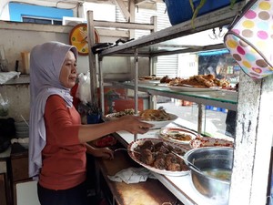 Warteg Mama Iyah Dekat Istana yang Sering Disambangi Menteri