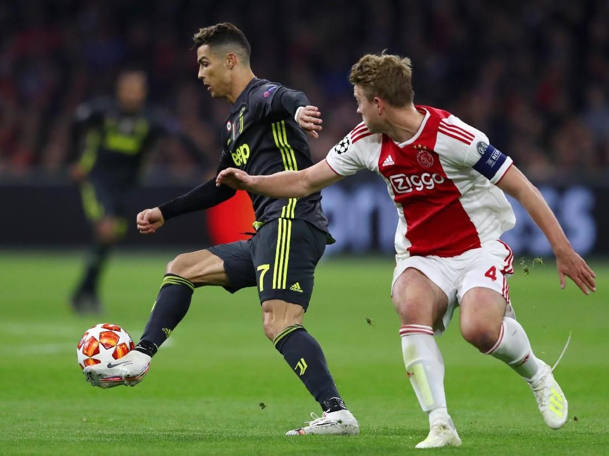 Cristiano Ronaldo saat Juventus dijamu Ajax Amsterdam di Liga Champions. (Foto: Michael Steele/Getty Images)