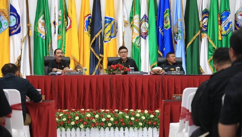 Mendagri Minta Kesbangpol Waspadai Serangan Fajar: Politik Uang Haram Mendagri Minta Kesbangpol Waspadai Serangan Fajar: Politik Uang Haram