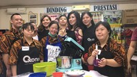 Sekitar 14 siswa dan siswa Centre of Hope Ikatan Sindroma Down Indonesia (ISDI) Sunter unjuk kebolehan memasak pastry Picnic Roll bersama dokter sekaligus selebrita Sonia WIbisono. (Foto: Frieda Isyana Putri/detikHealth)