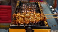 Ada 10 tenant seafood, 10 tenant food truck, 31 tenant gerobakan dan 48 tenant booth. Total ada lebih dari 89 kuliner yang bisa dicicip. Foto: Devi S. Lestari/detikfood