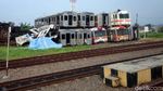 Melihat Kuburan Kereta Api di Purwakarta