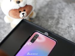 Xiaomi Mi 9 Edisi Brown yang Gahar tapi Imut