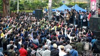 Pembacaan deklarasi itu dilakukan di panggung depan gedung KPK, Jalan Kuningan Persada, Jakarta Selatan, Kamis (11/4/2019) oleh Ketua Wadah Pegawai KPK Yudi Purnomo, diikuti aktivis antikorupsi termasuk Novel.