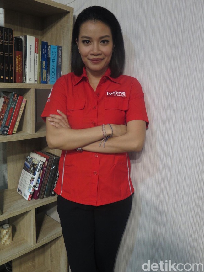 Kariernya di bidang jurnalistik sebagai reporter adalah keinginannya sejak awal. Pas sekali saat itu banyak peristiwa banyak kesempatan untuk bisa mengasah mental dan kemampuanku sebagai jurnalis. Karena disitu banyak live report, terus kemudian dipercayakan jadi field producer, cerita Balques saat ditemui Wolipop di Sepikul, Menteng, Jakarta Pusat. Foto: Anggi Mayasari / Wolipop