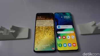 Galaxy A70 ketika dibandingkan dengan saudaranya Galaxy A80 yang juga diluncurkan bersamaan. (Foto: detikINET/Firdaus Anwar)