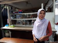 Warteg Mama Iyah Dekat Istana yang Sering Disambangi Menteri