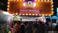Pasar Senggol 2019 kali ini merupakan kali keenam yang digelar di kawasan The Downtown Walk. Tahun ini Pasar Senggol digelar mulai 28 Maret-28 April 2019. Foto: Devi S. Lestari/detikfood