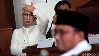 Selain itu, Dahnil ditanyai apakah memiliki hubungan darah, Dahnil mengaku tidak, tapi berasal dari satu suku.
