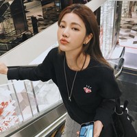 Seorang desainer asal Taiwan bernama Lure Hsu bikin geger netizen karena penampilannya yang awet muda. Wanita 43 tahun itu pun terlihat seperti baru 20 tahunan. Lure mengatakan jika ia tidak makan daging, banyak konsumsi sayur dan buah, suka olahraga, dan selalu pakai sunscreen. Foto: Instagram @lurehsu