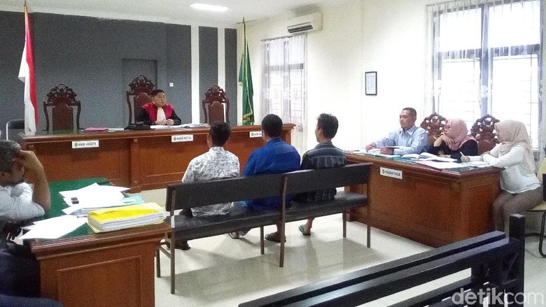Pengusaha Rokok Ajukan Gugatan Praperadilan Bea dan Cukai Kudus Pengusaha Rokok Ajukan Gugatan Praperadilan Bea dan Cukai Kudus