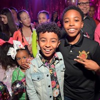 Memiliki 9,4 juta subscriber, Jojo adalah salah satu bintang cilik terkenal di YouTube. Penyanyi dan penari yang suka bergaya nyentrik ini pernah muncul di reality show Dance Moms dan kini memiliki acara TV sendiri di Nickelodeon. Foto: Getty Images 