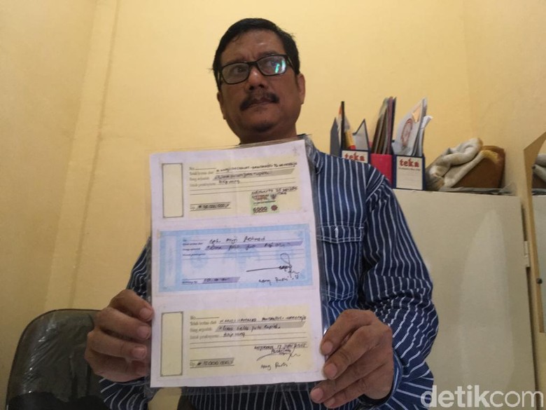 Dipanggil Soal Penipuan Rekrutmen PNS, Ketua Komisi 3 DPRD Mojokerto Mangkir Dipanggil Soal Penipuan Rekrutmen PNS, Ketua Komisi 3 DPRD Mojokerto Mangkir