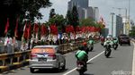 Bendera Partai Tumbuh Subur di Flyover Senayan