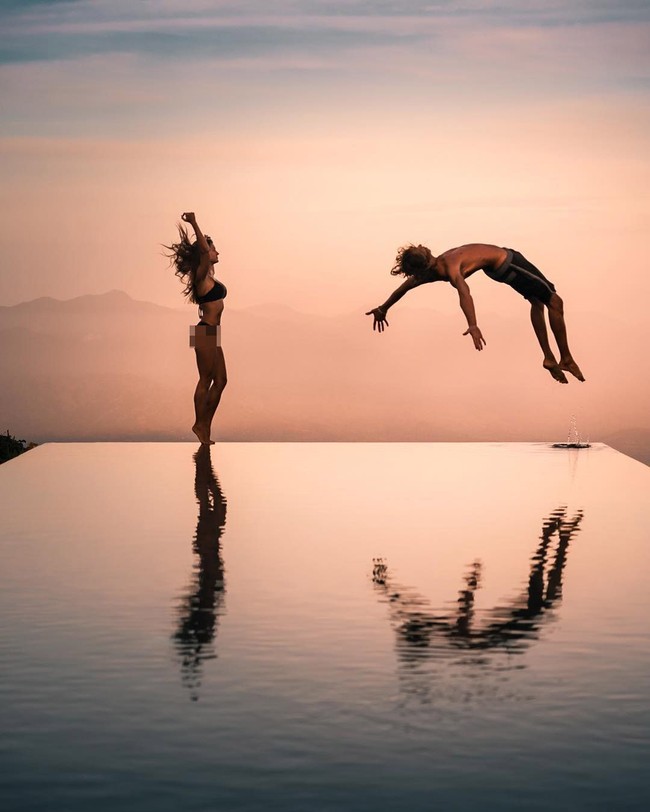 Kekuatan terbesar kita dalam hidup, prinsip terpenting kita, adalah kebijaksanaan. Hanya kamu yang bisa mengetahui tubuhmu, merasakan ruang di sekitarmu dan memahami kemampuanmu, tulis duo blogger itu dalam caption. Foto: Instagram @positravelty